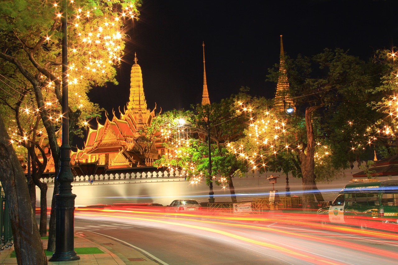 temple of the emerald buddha the night the light free photo