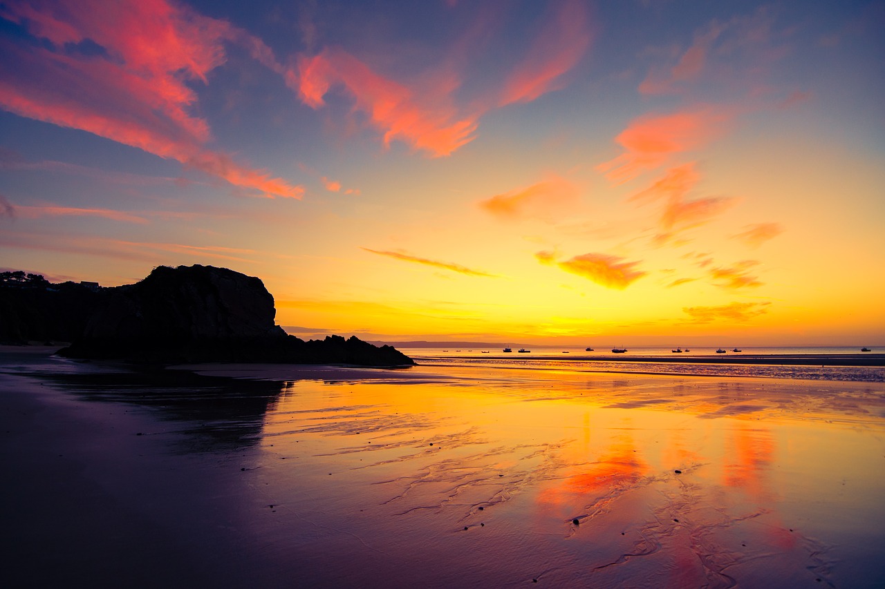 tenby  pembrokeshire  sunrise free photo