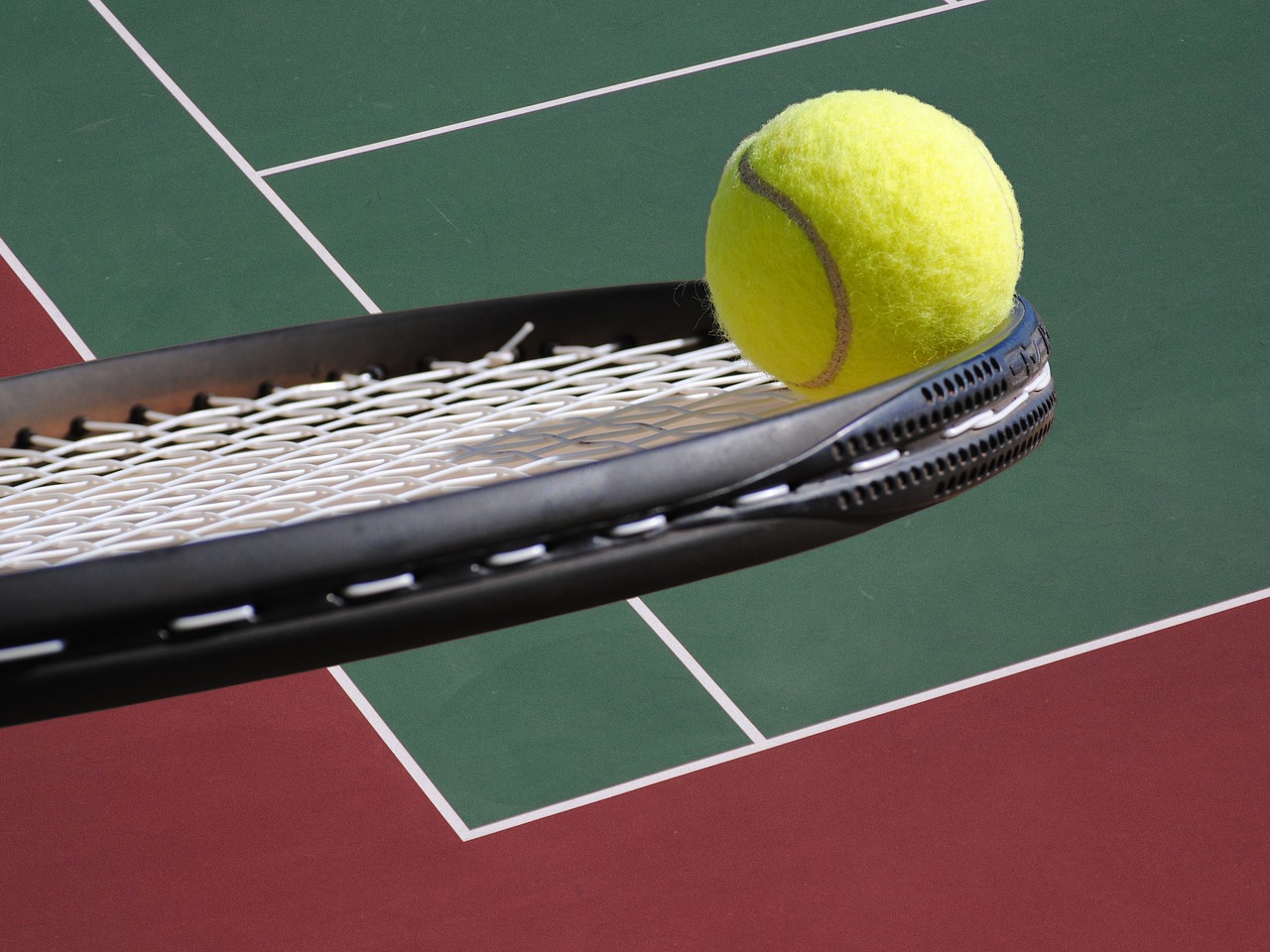 tennis ball racket free photo