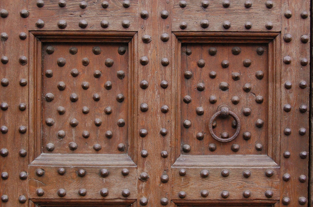 door of wood texture free photo