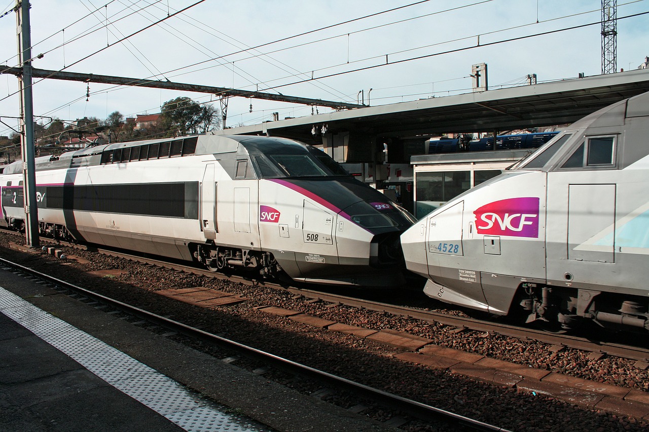 tgv trains coupled tgv two tgv trains free photo