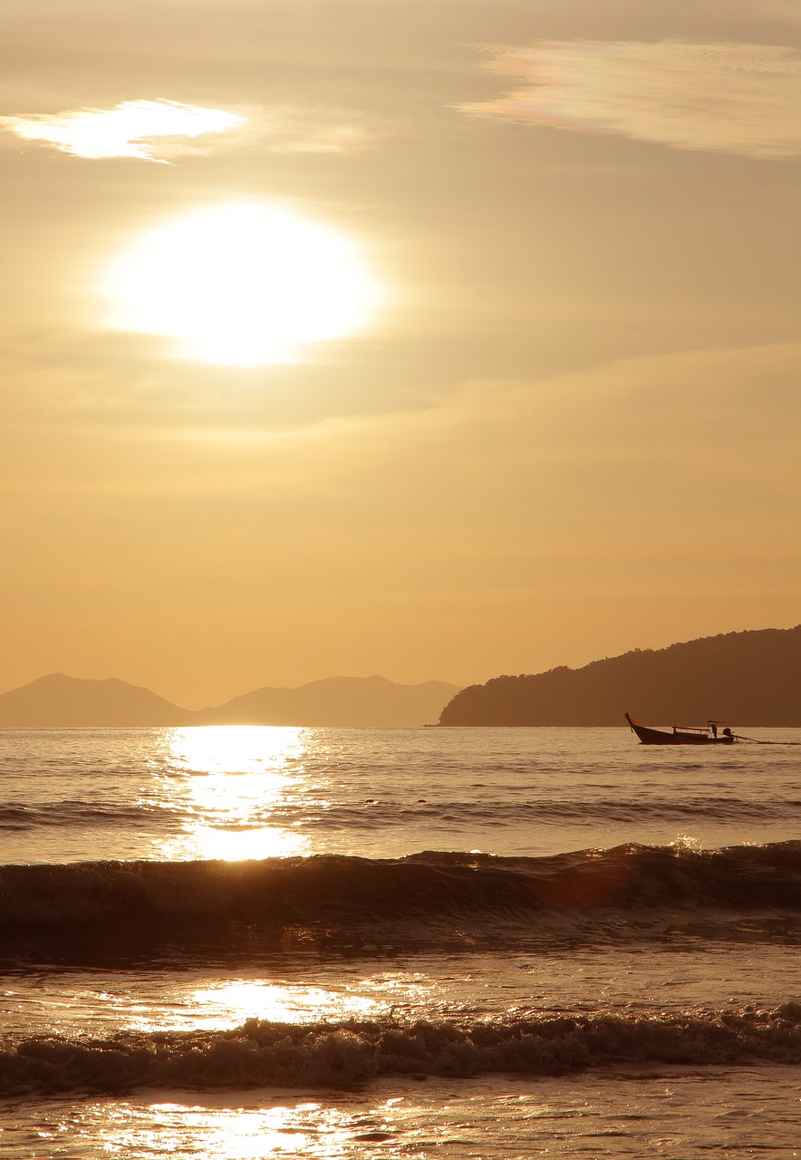thai sunset boat free photo