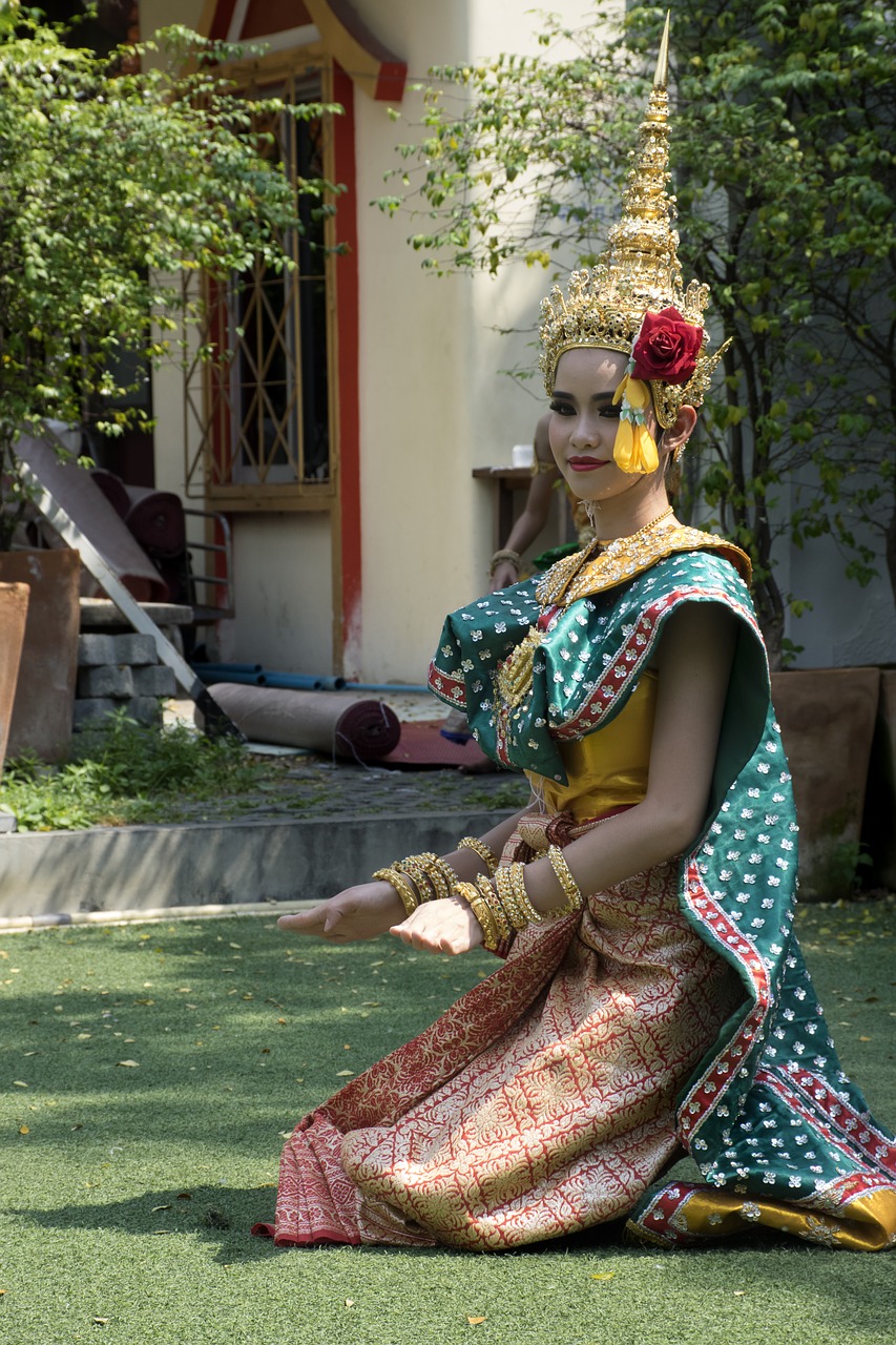 thai traditional dance dancing thai culture free photo