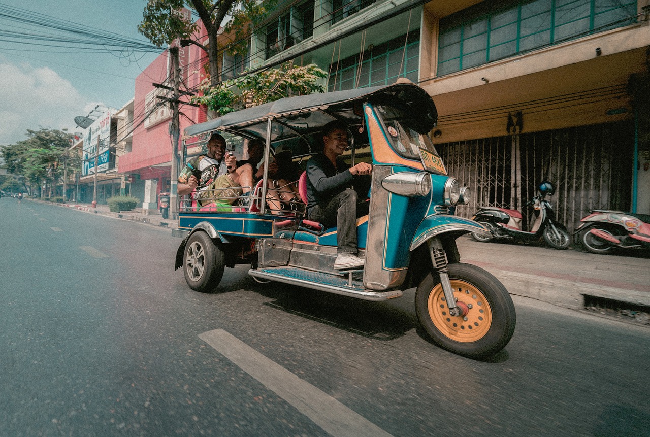 thailand tuktuk road free photo