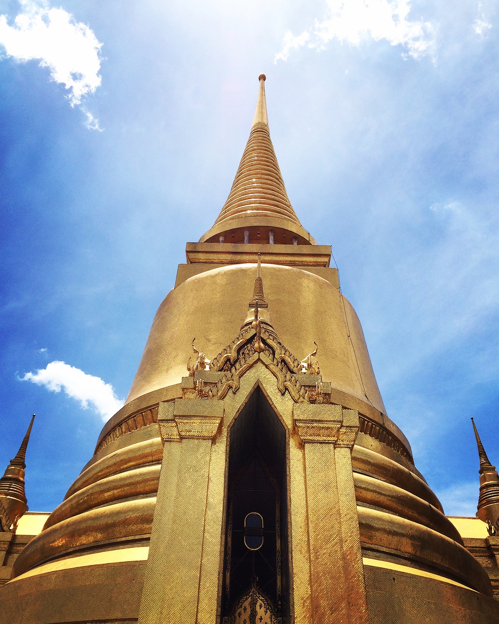 thailand big palace jade buddha temple free photo