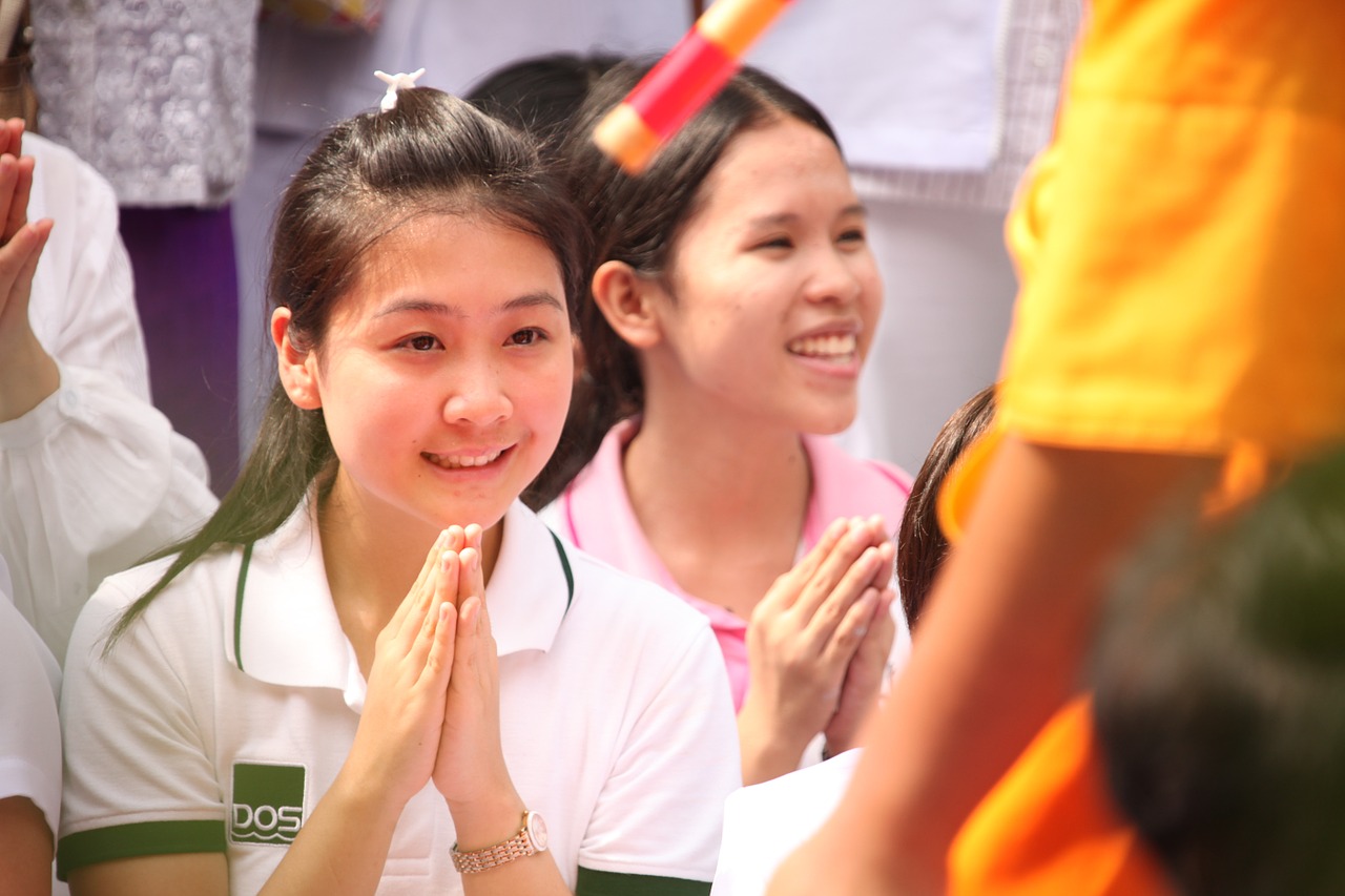 thailand girl pray free photo