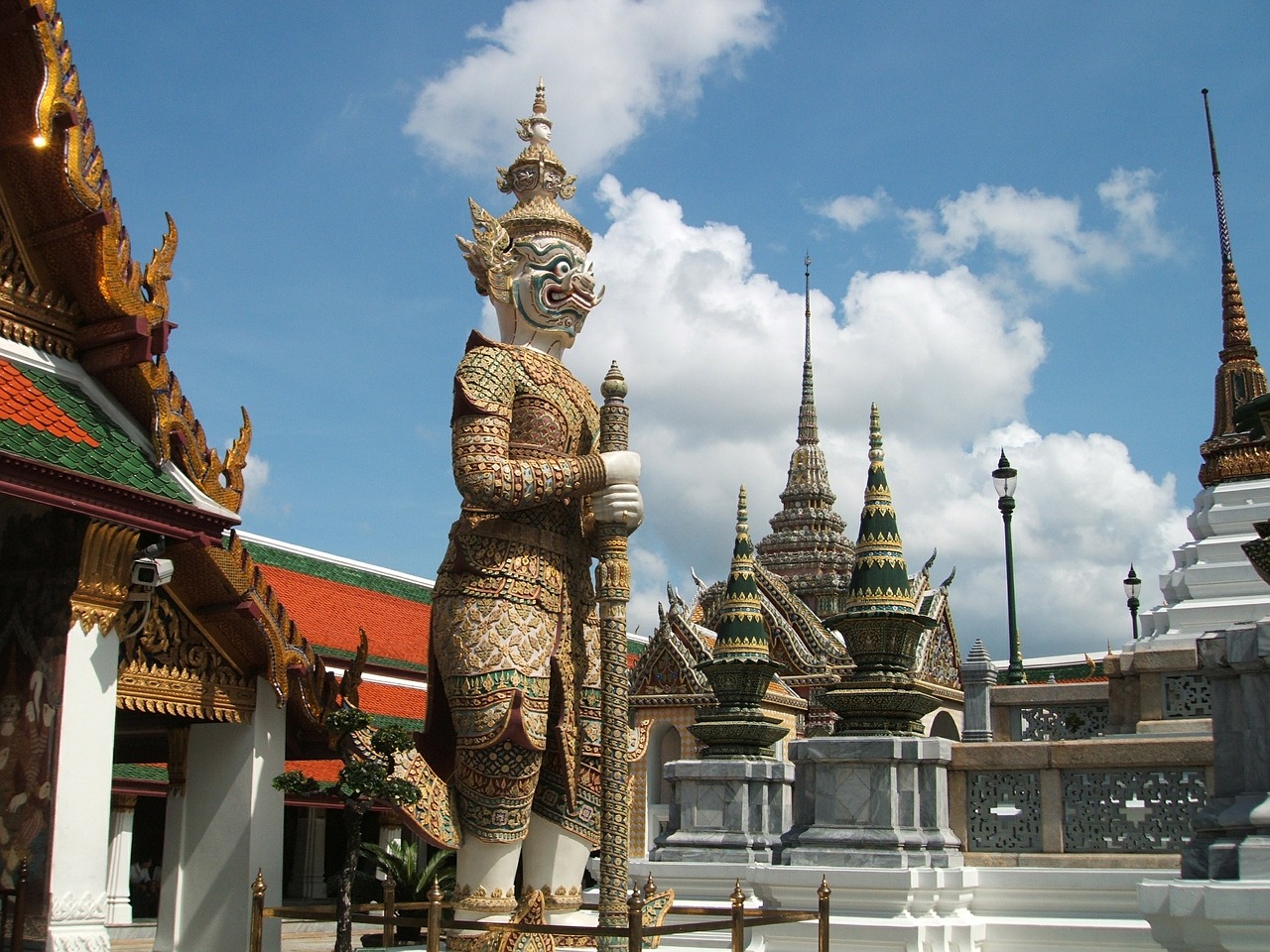 thailand royal palace statue free photo