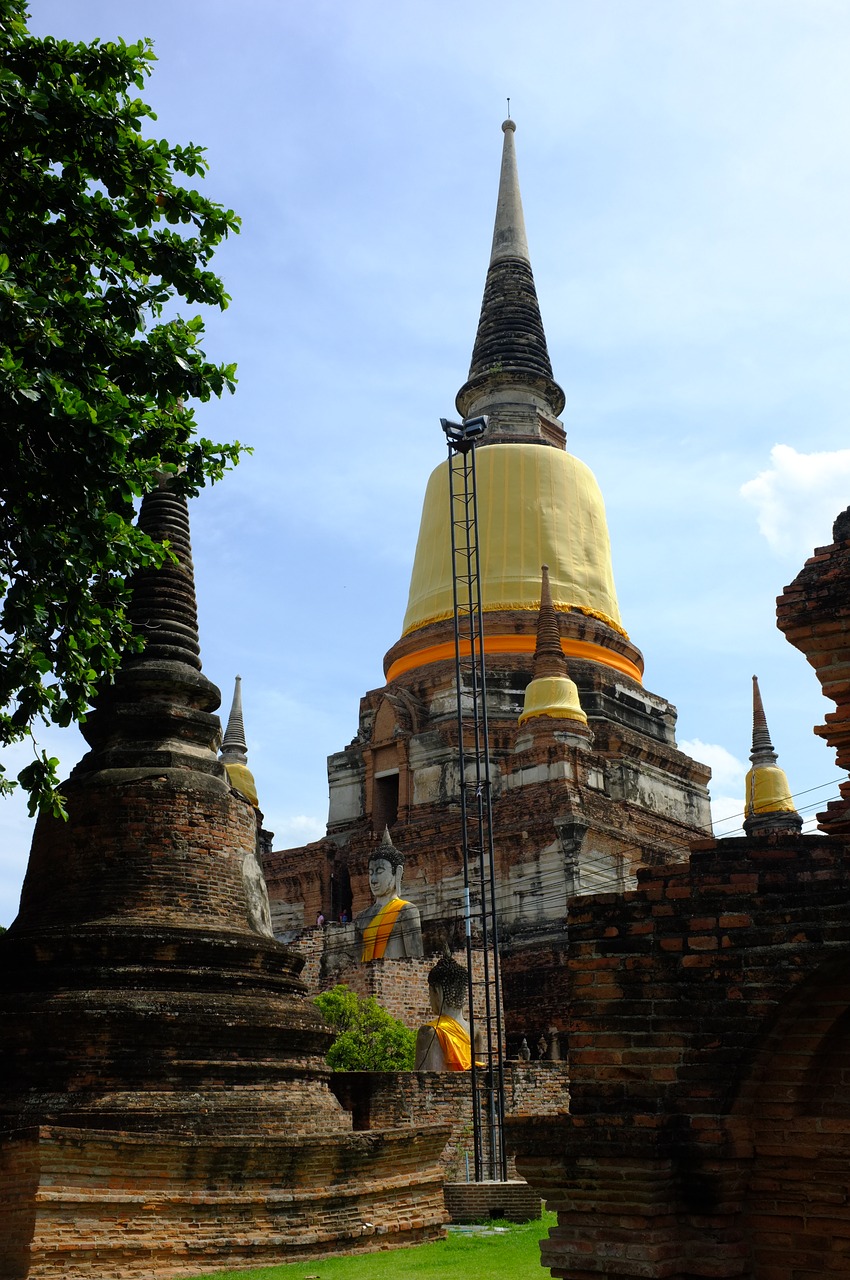 ayutthaya old pagoda phra nakhon si ayutthaya free photo