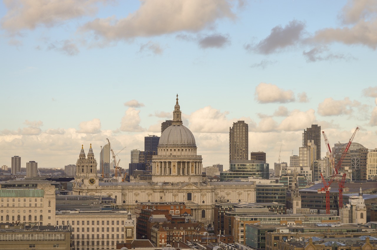 thames  st pauls  london free photo