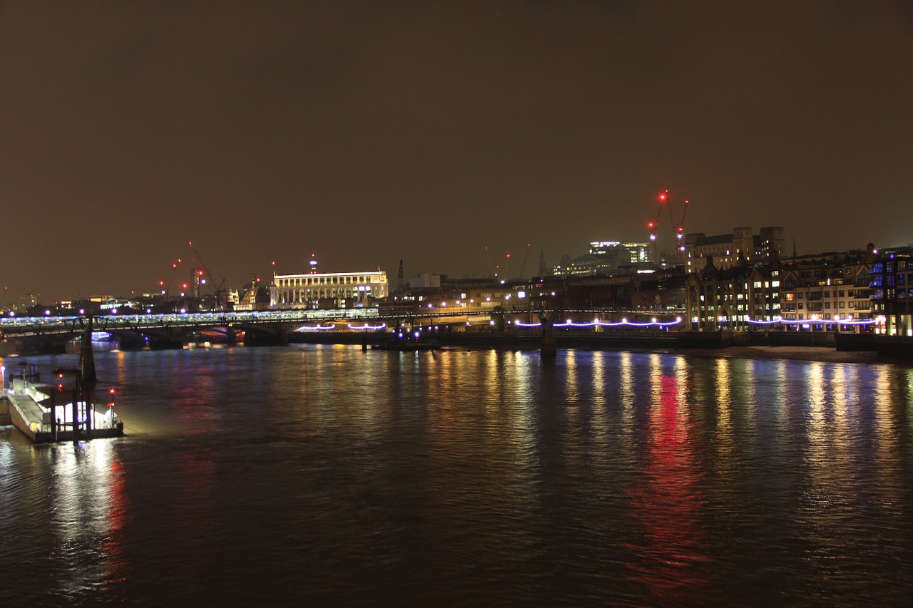 thames reflection river free photo