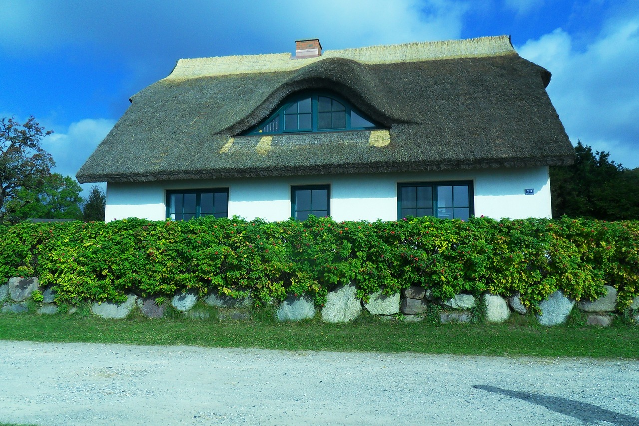 thatched cottage baltic sea rügen island free photo