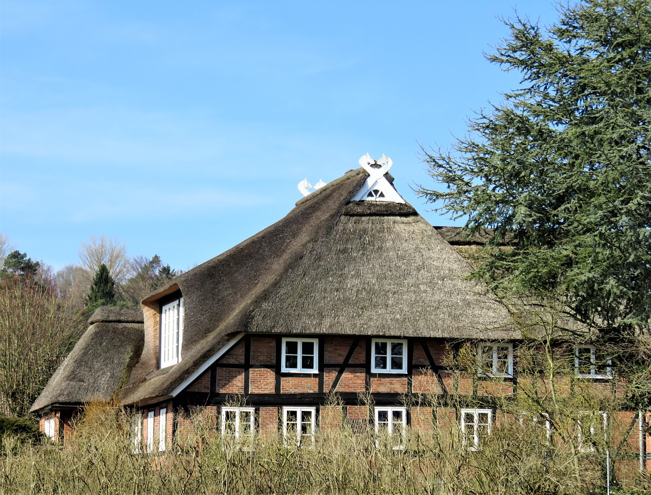 thatched cottage fachwerkhaus architecture free photo