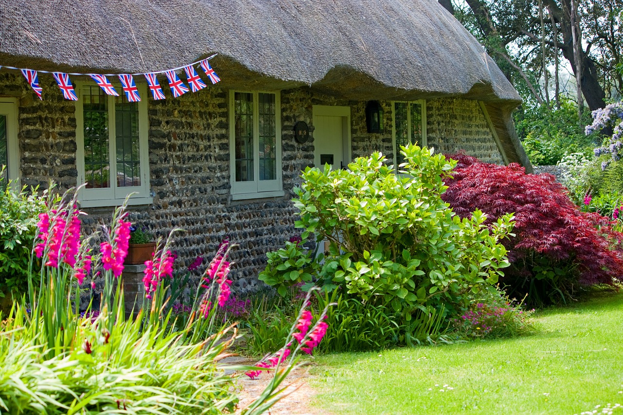 thatched cottage thatch roof free photo