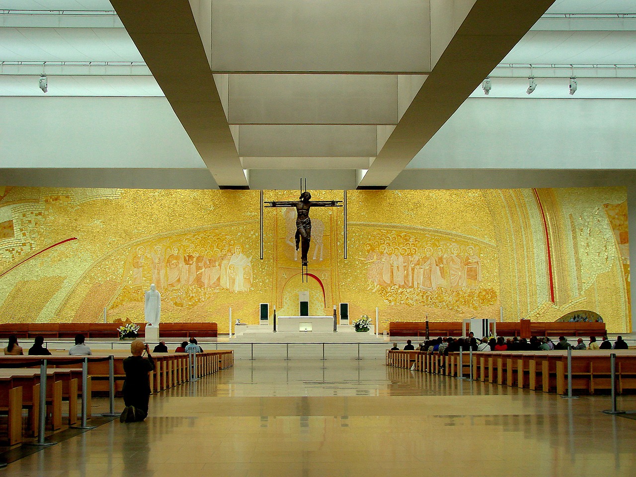 the altar church interior of the church free photo