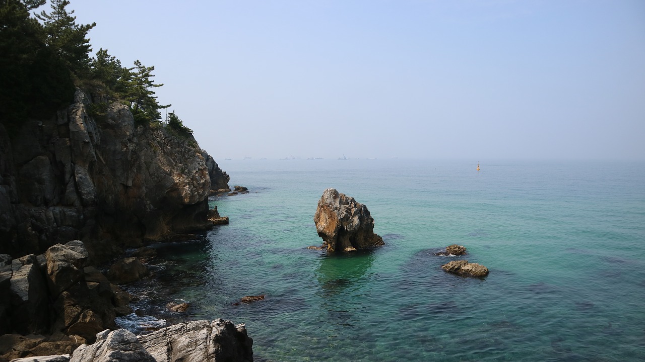 the body of water  rock  travel free photo