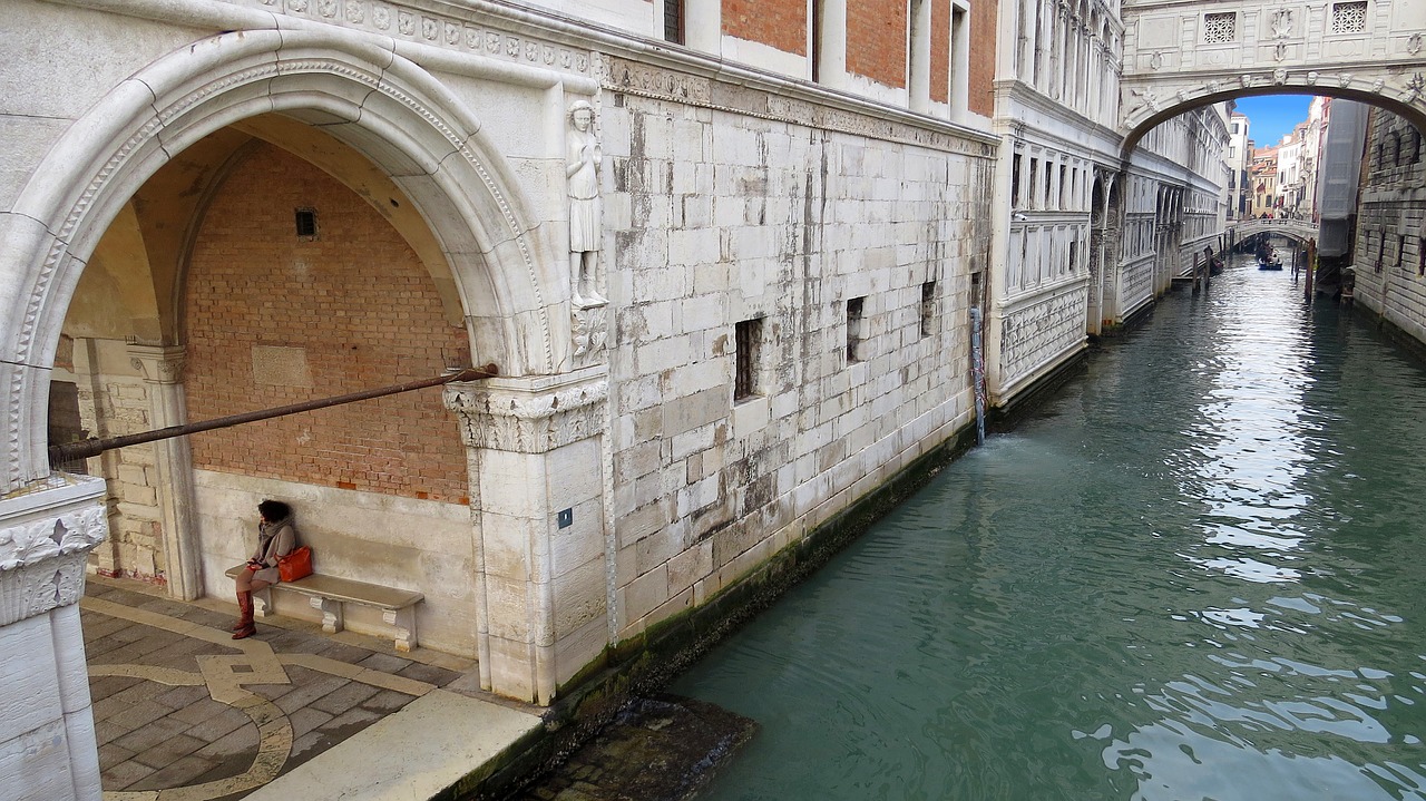 the bridge of sighs  ponte dei sospiri  woman free photo