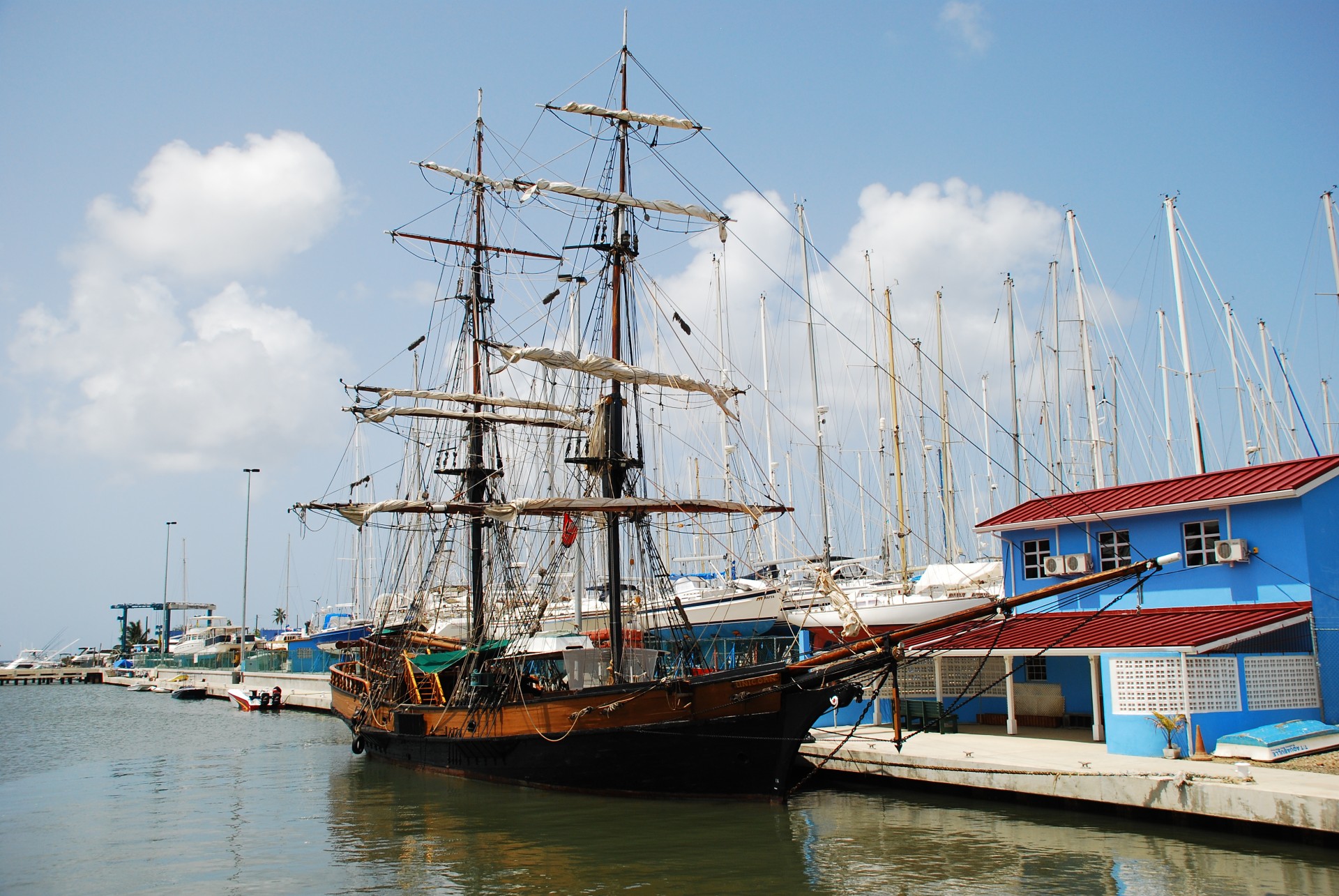 pirates of caribbean brig ship free photo