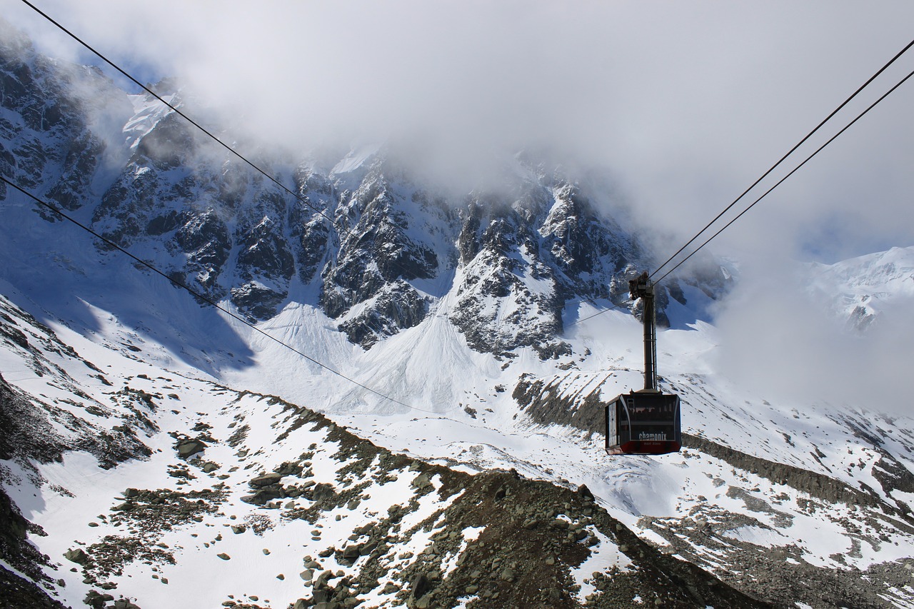the cable car  mountain  snow mountain free photo