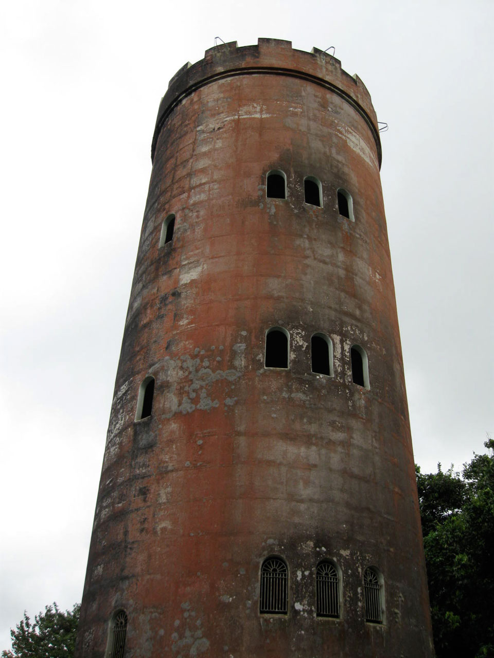 castle yunque rustic free photo