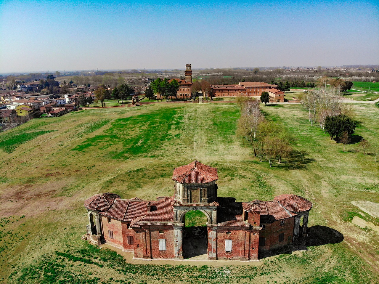 the castle of chignolo po  the castle procaccini  fart free photo