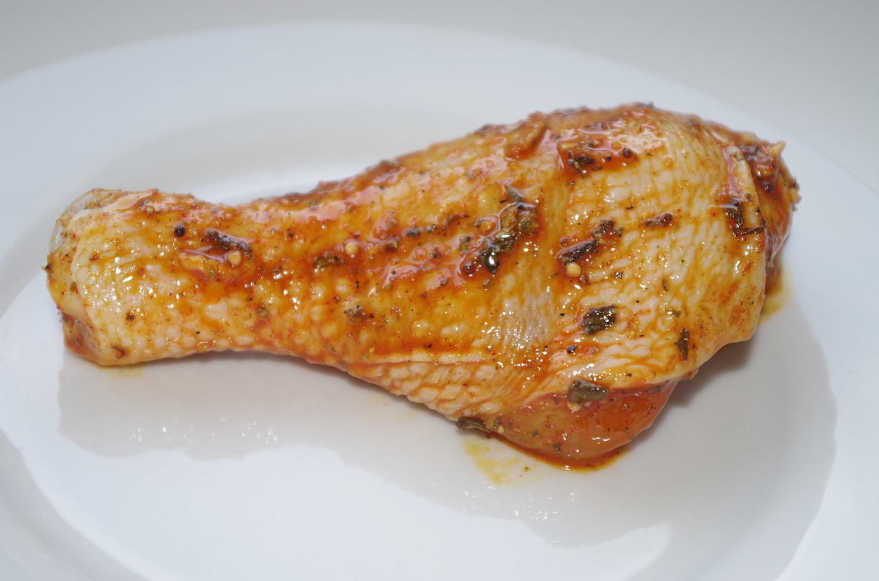 the chicken thigh pepper free photo