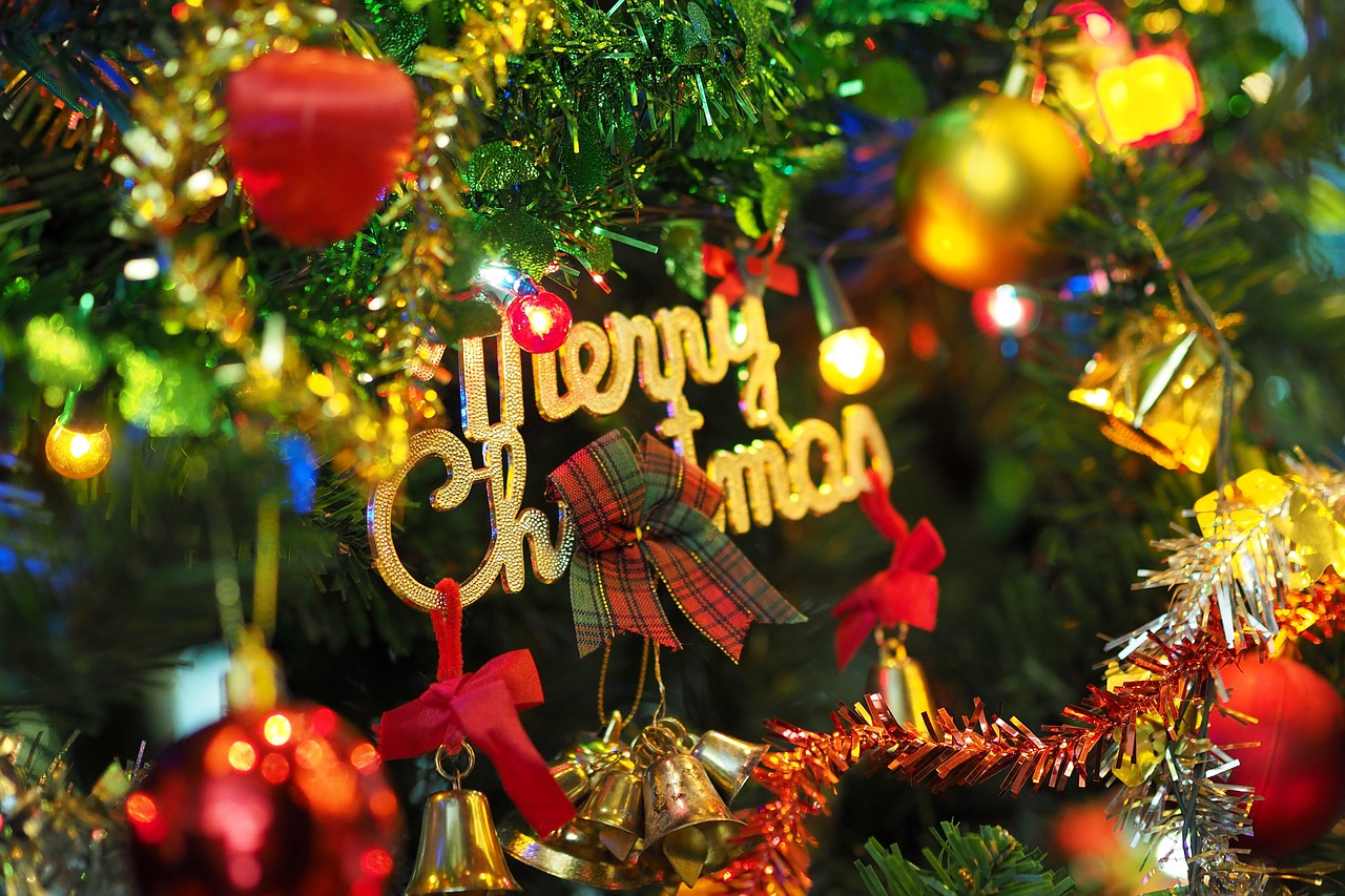 the christmas tree decorate a christmas tree festival free photo
