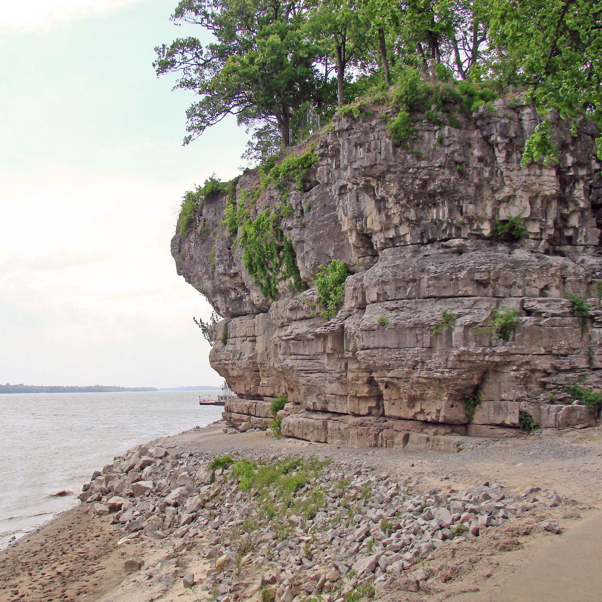 cliffs river separates illinois from kentucky free photo