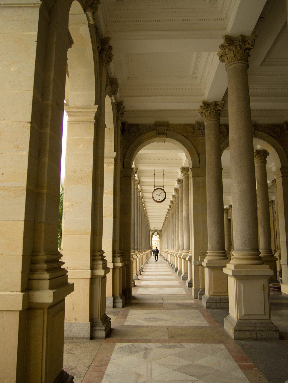 the colonnade perspective karlovy vary free photo