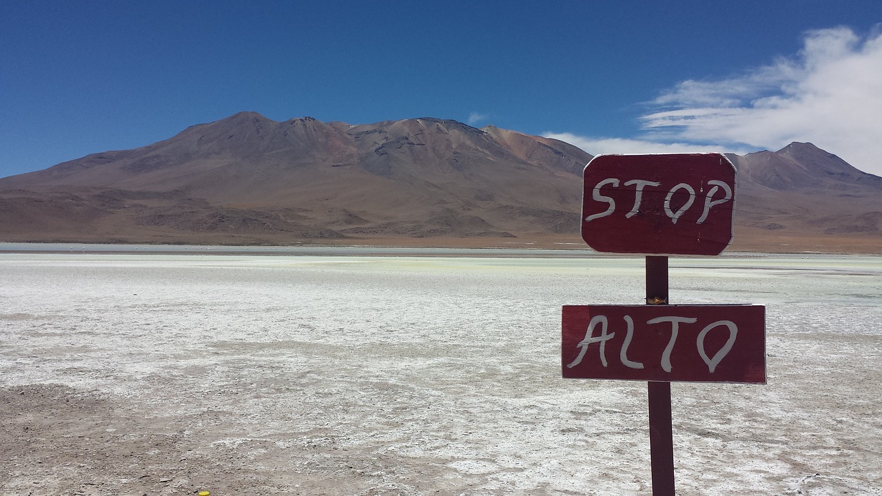 the desert of uyuni salt desert landscape-bolivian free photo