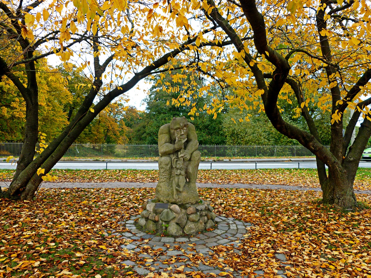 the devil's bridge statue stone figure free photo