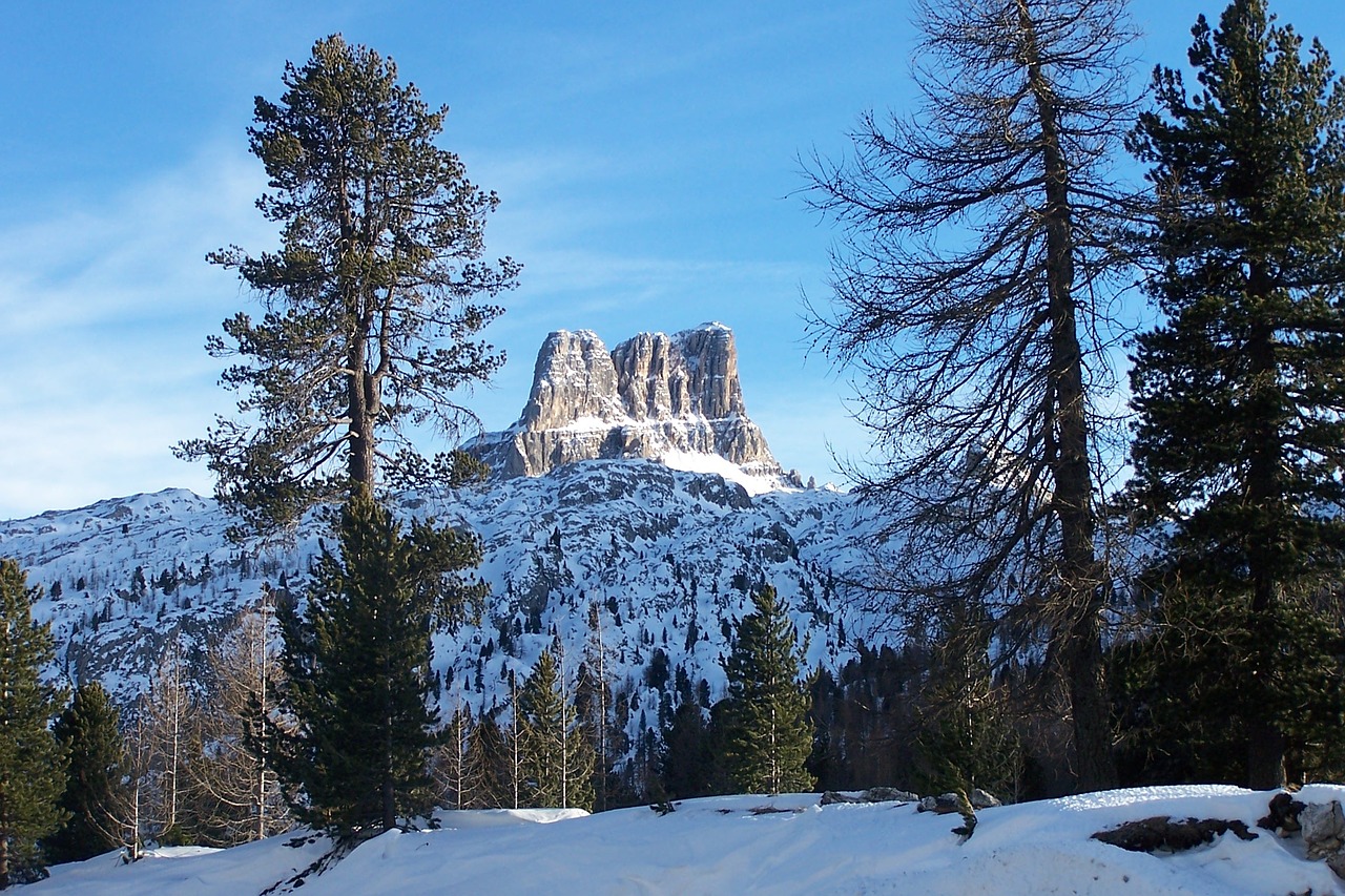 the dolomites cortina d'ampezzo italy free photo