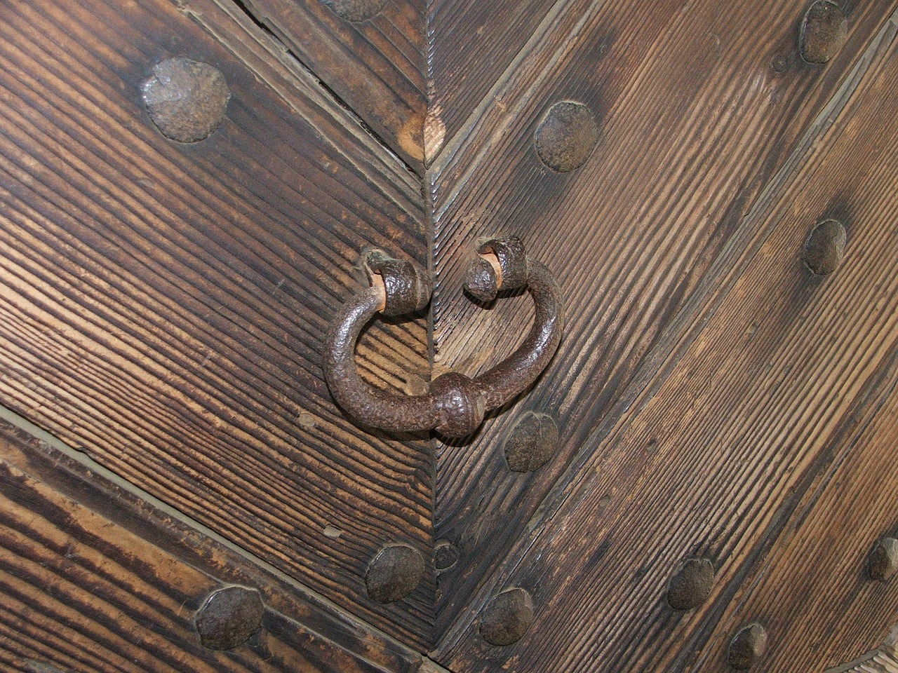 the door open air museum door knocker free photo