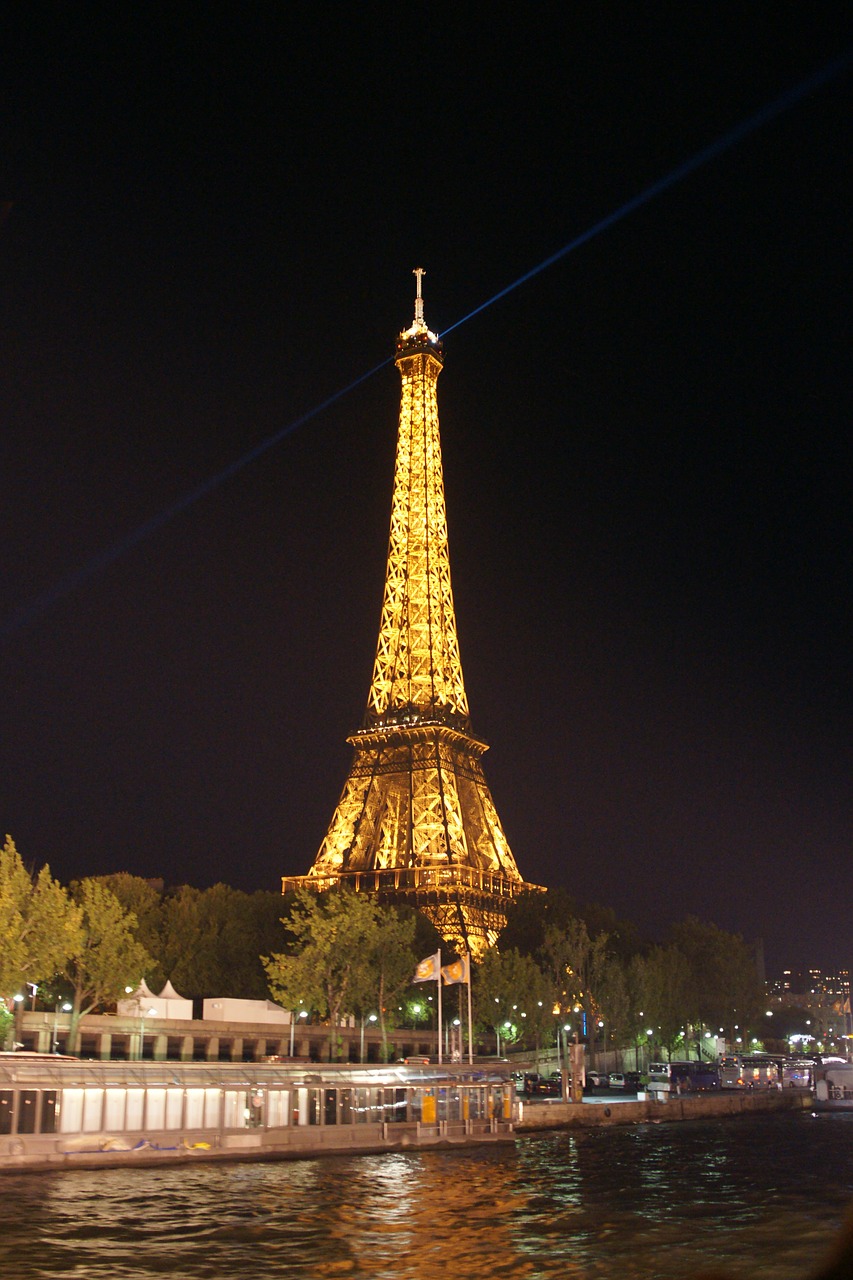 the eiffel tower paris night view free photo