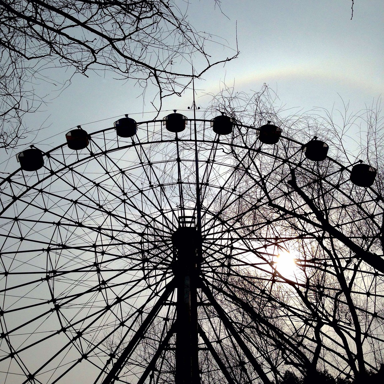 the ferris wheel sunset halo free photo