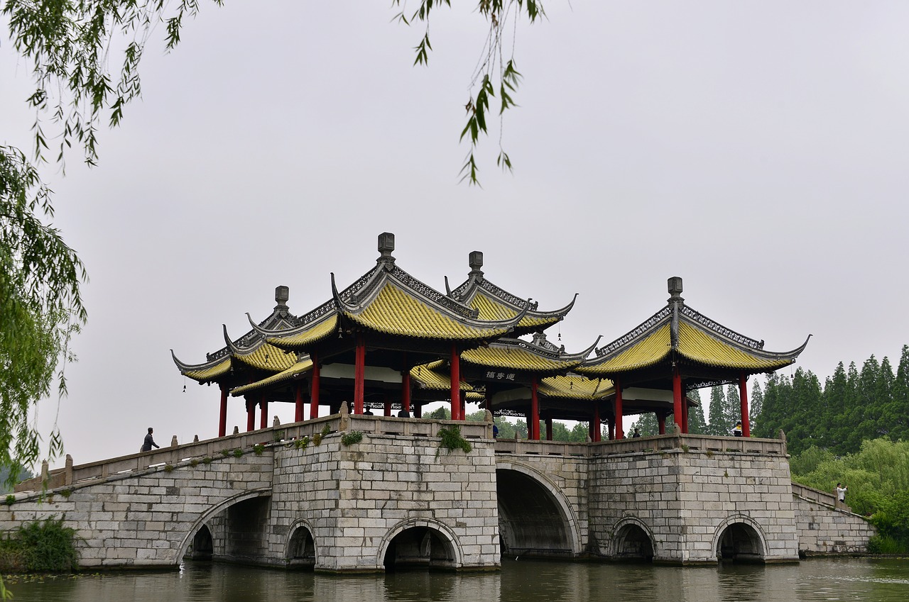 the five-pavilion bridge china 揚 state free photo