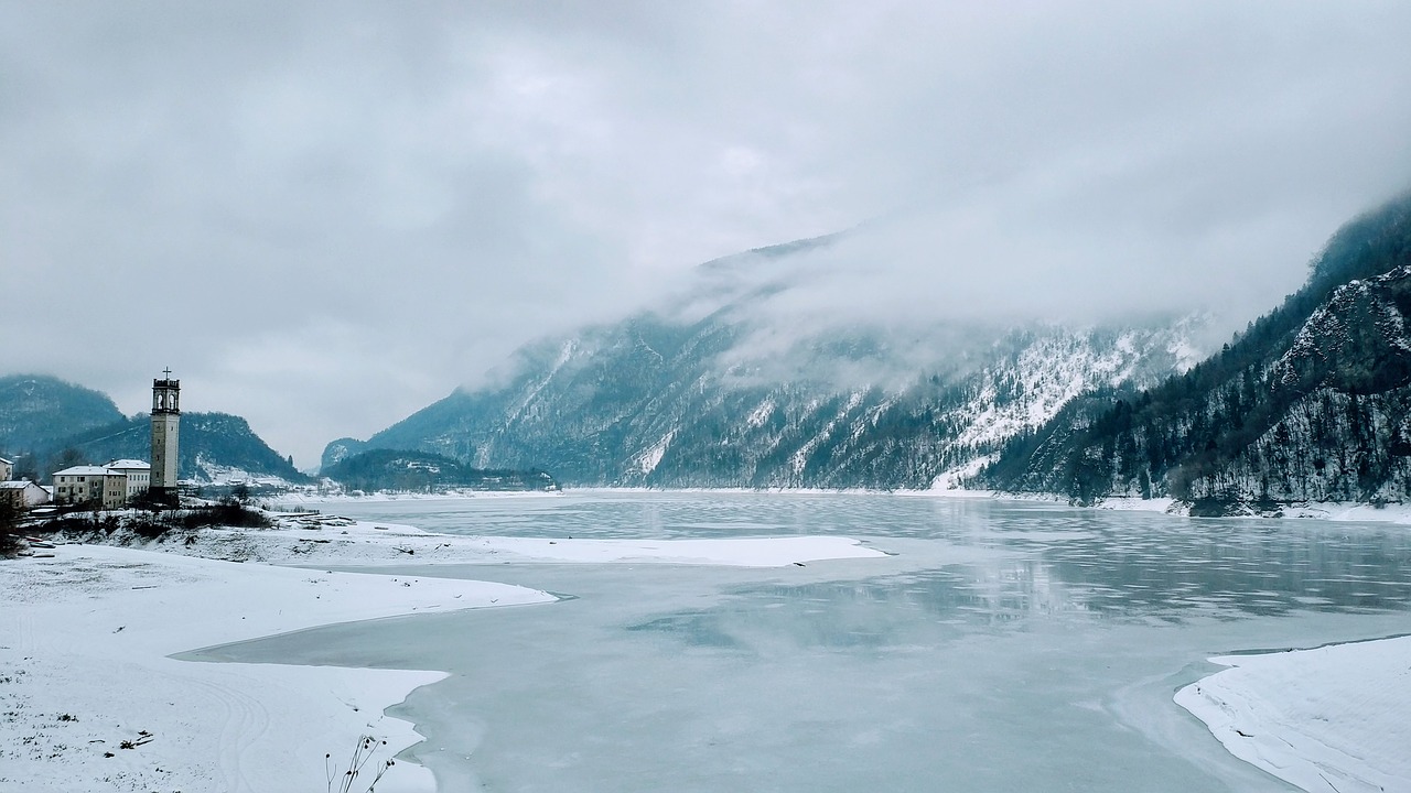 the frozen lake  winter  snow free photo