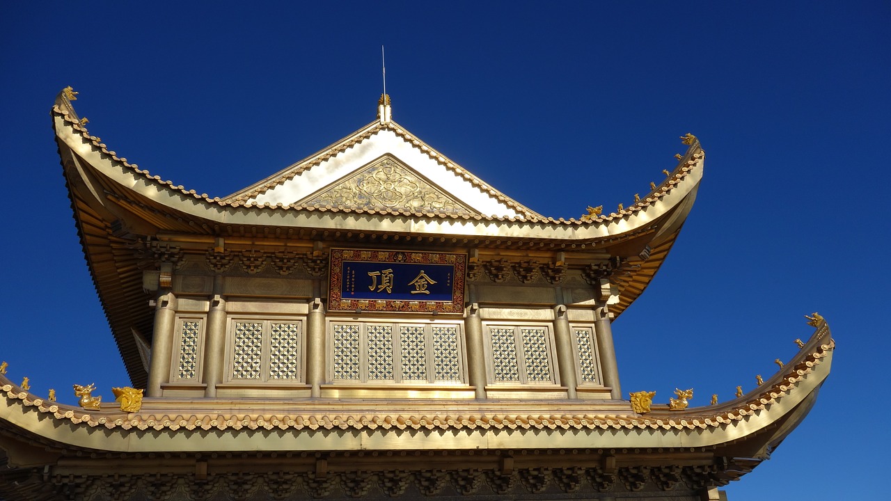 the golden dome emeishan views free photo