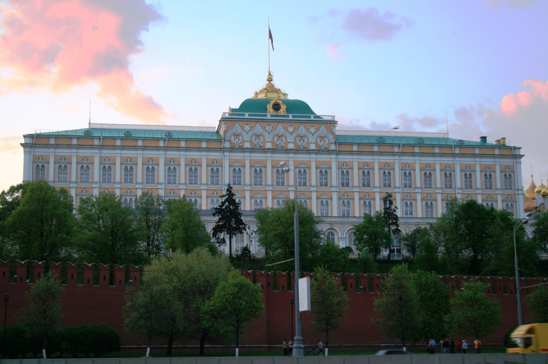 Большой кремлевский дворец фото здания снаружи