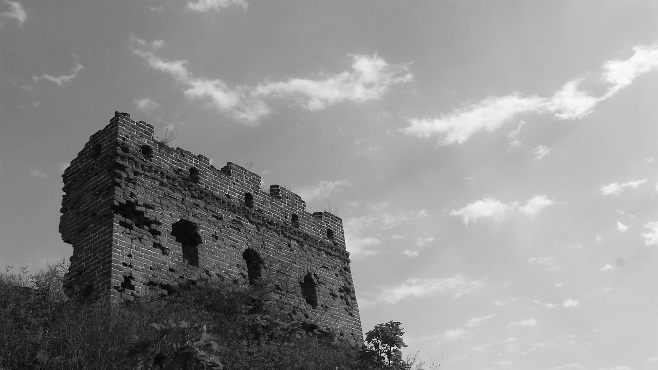 the great wall broken black and white free photo