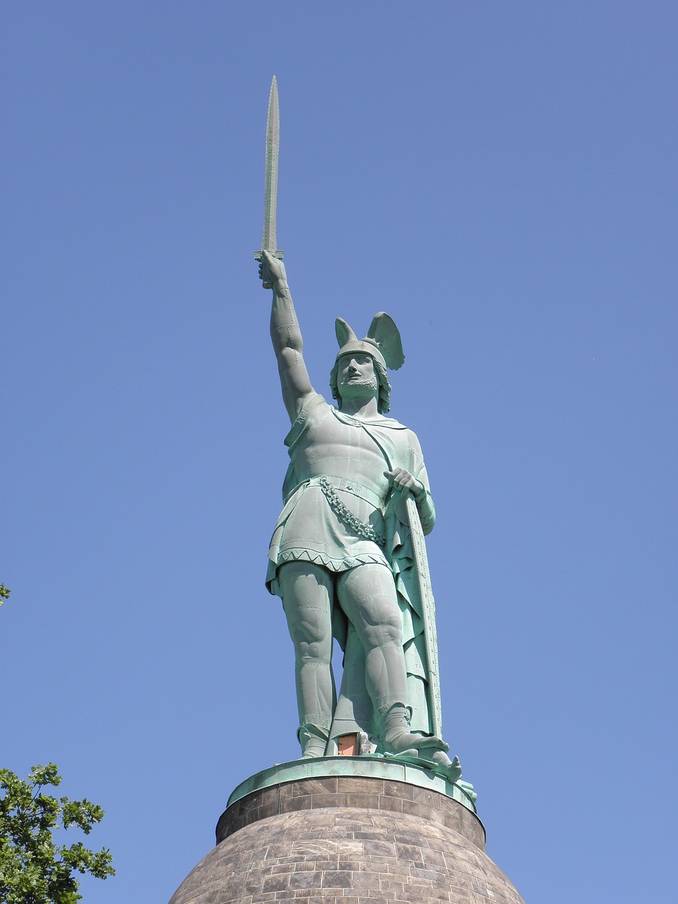the hermannsdenkmal statue germany free photo
