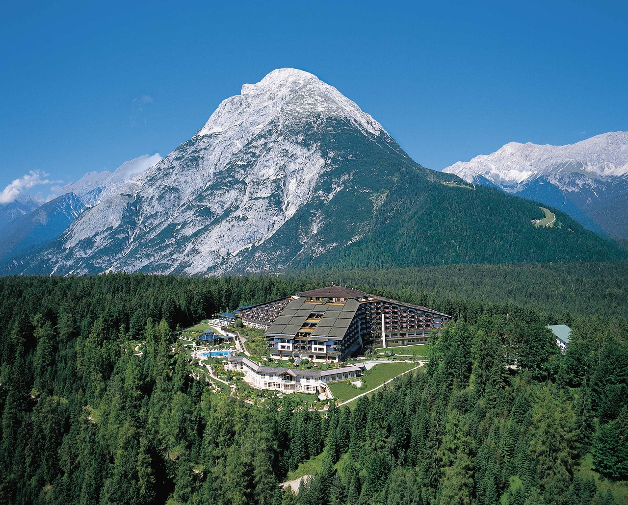 the hotel complex the interalpen-hotel the interalpen-hotel tyrol free photo