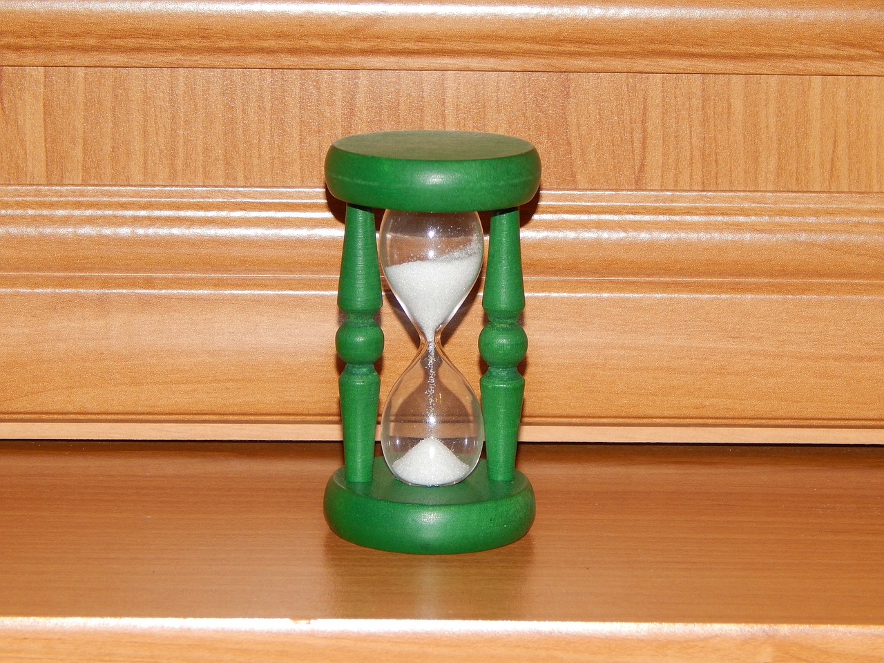 the hourglass time clock free photo