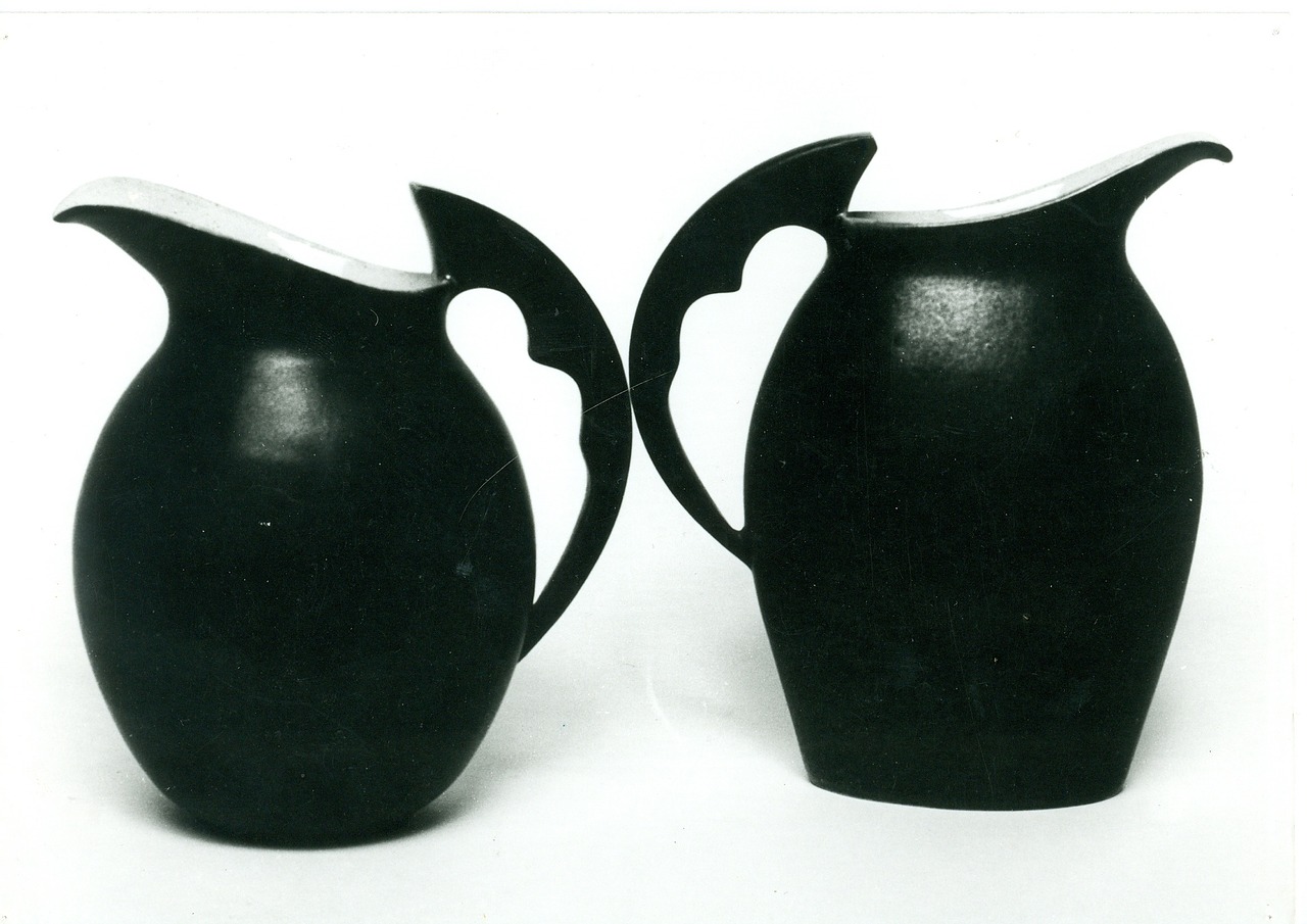 the juice jug ceramics black free photo