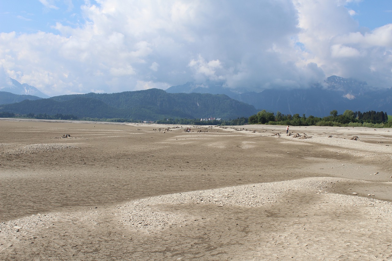 the lake dried up  reservoir  lake forggensee free photo
