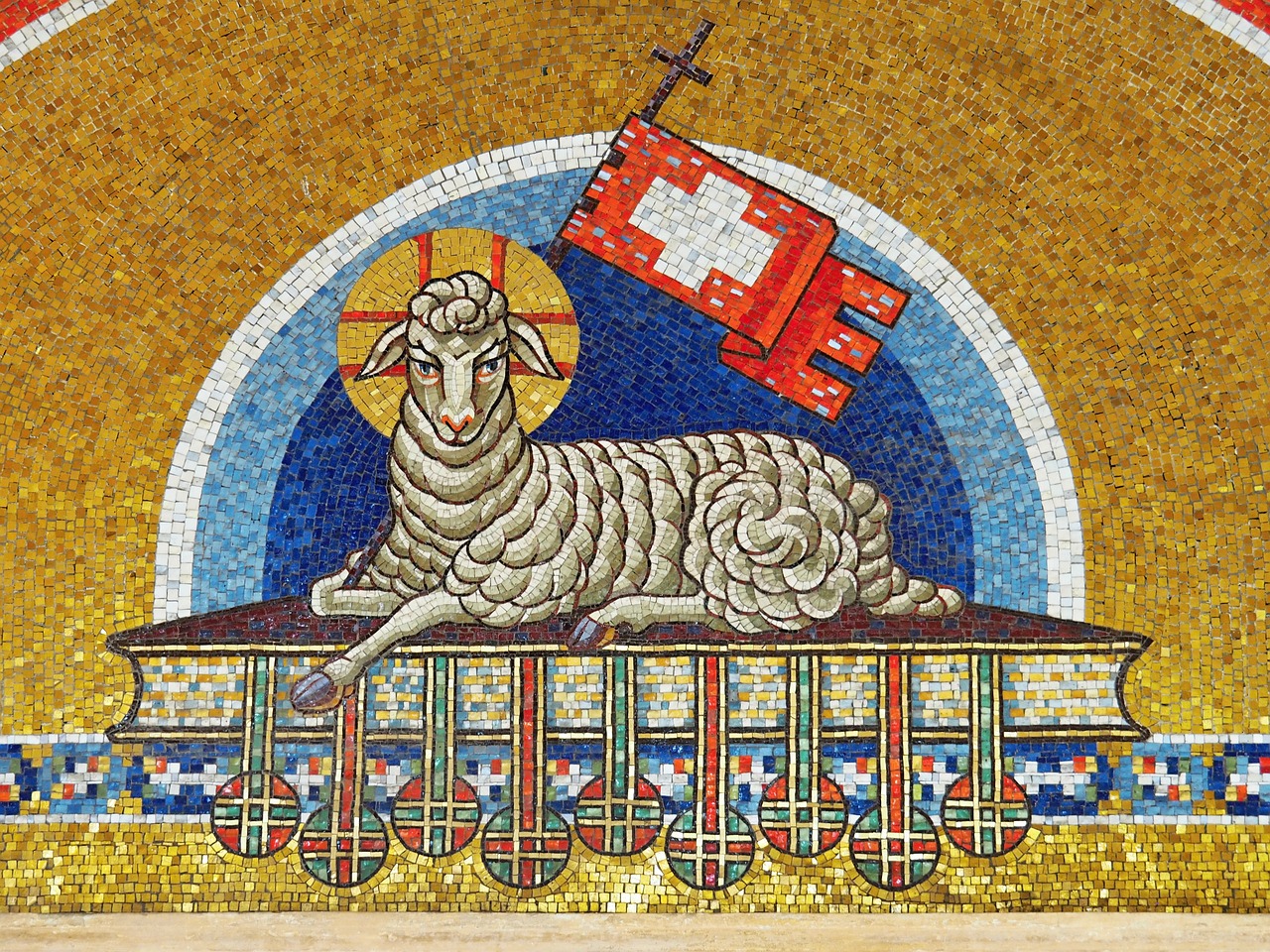 the lamb jesus easter symbol free photo