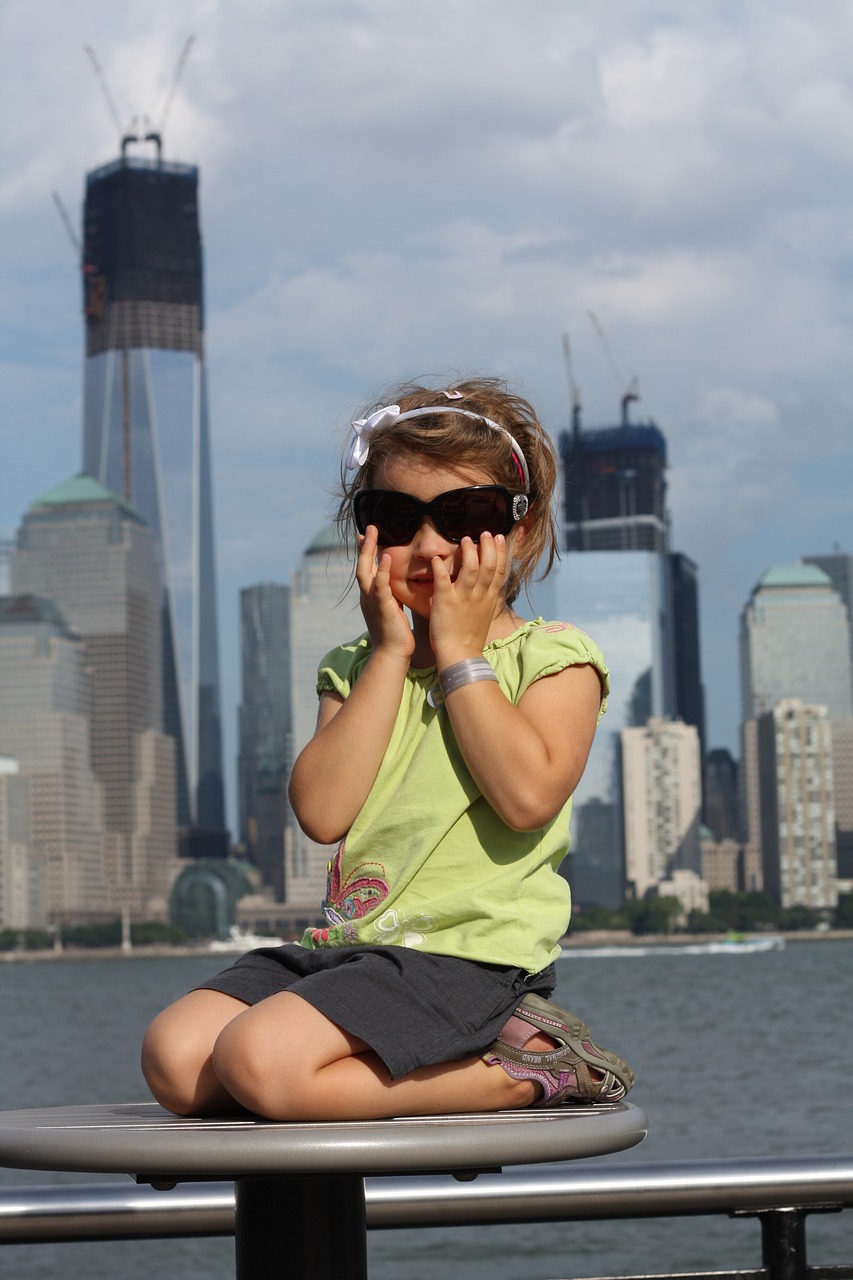 the little girl new york glasses free photo