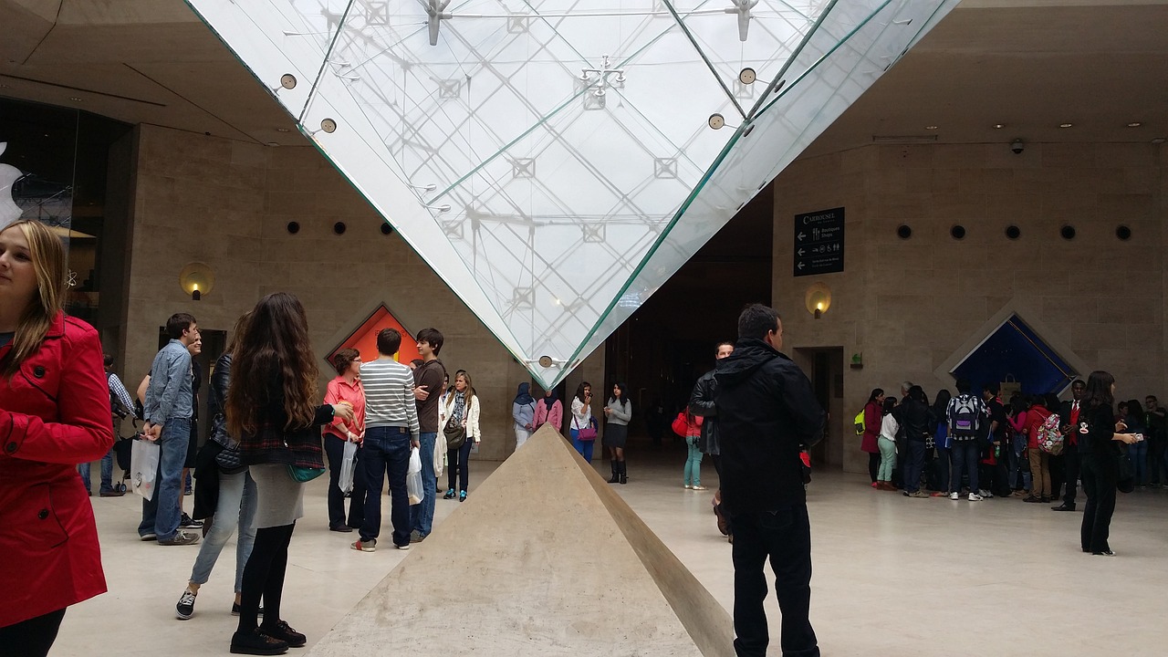 the louvre museum louver free photo
