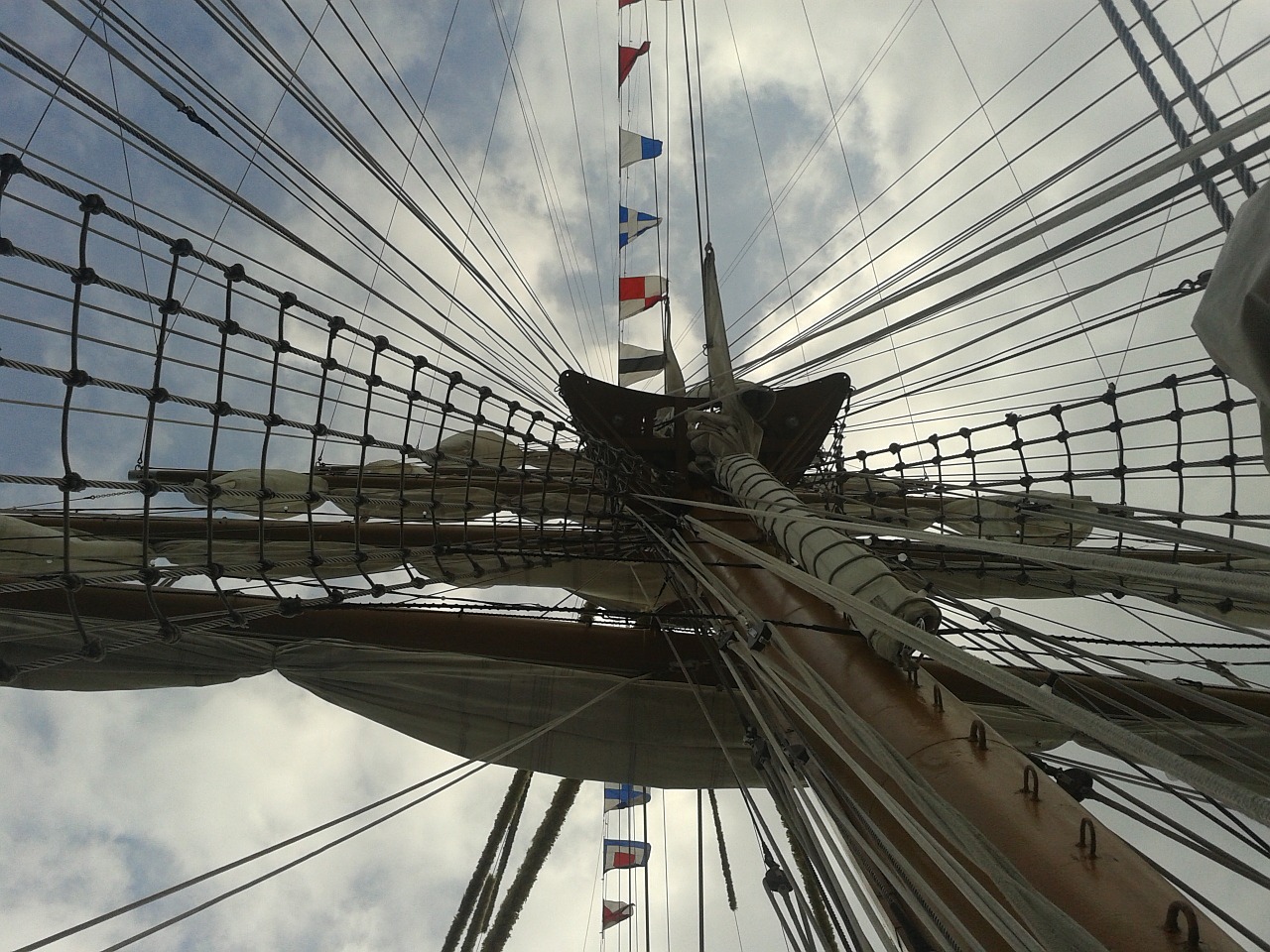 the mast ship flag free photo