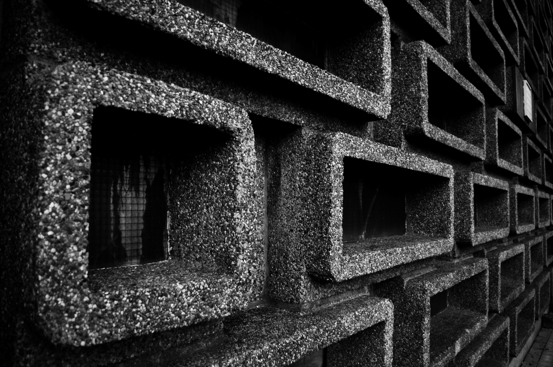 maze wall background free photo
