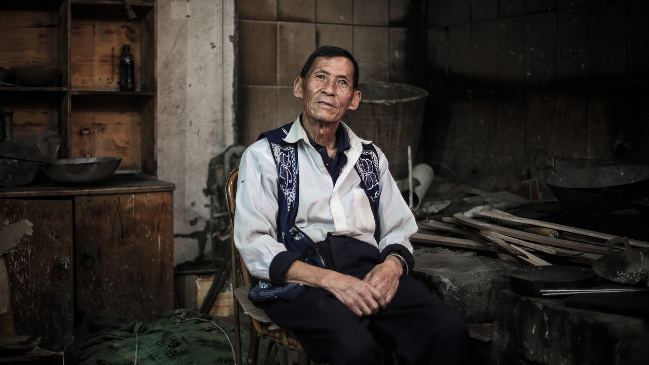 the old man artisan vicissitudes free photo